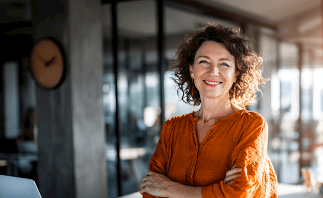 Lachende zakenvrouw